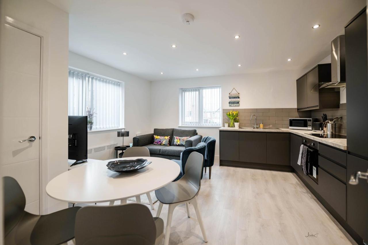 Charles Alexander Short Stay - Windmill House Apartments Lytham St Annes Exteriör bild