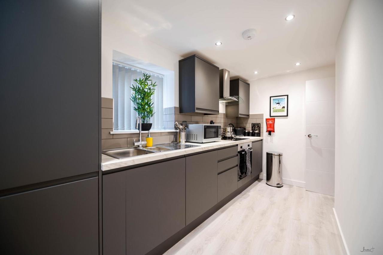 Charles Alexander Short Stay - Windmill House Apartments Lytham St Annes Exteriör bild