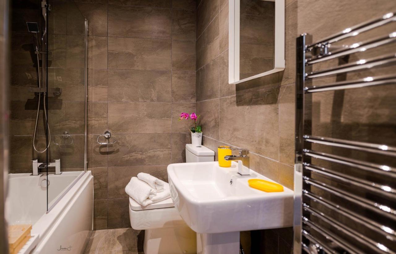 Charles Alexander Short Stay - Windmill House Apartments Lytham St Annes Exteriör bild